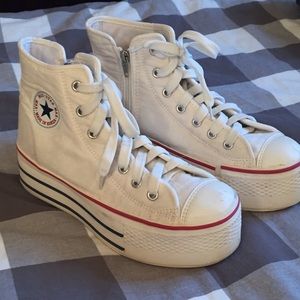 Chuck Taylor White Platform All Stars